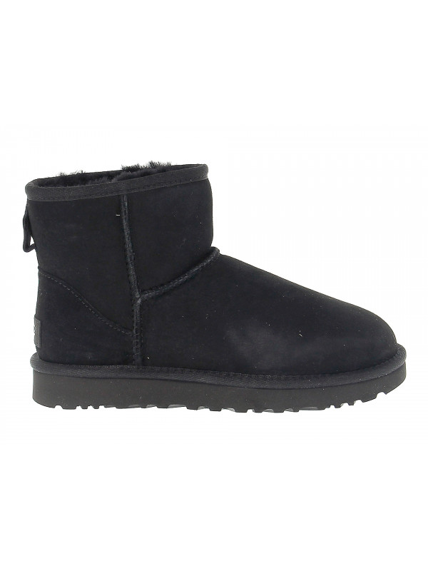 Ankle boot UGG Australia MINI CLASSIC II BLACK in black suede leather
